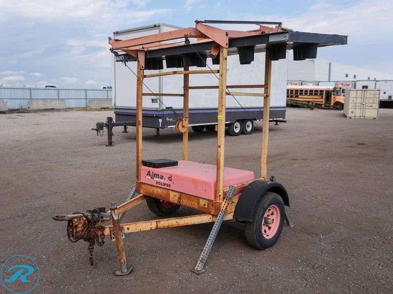 2005  Homemade  Eclipse  Towable Arrow Board - Roller Auctions