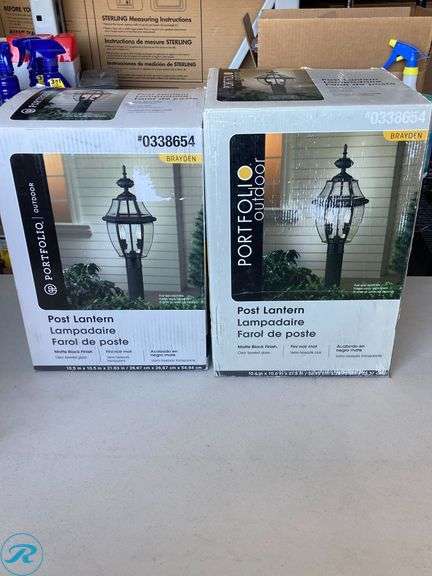 (2) New- allen + roth Brayden 21.63-in Matte black Traditional Outdoor Light post lantern (total of 2) - Roller Auctions