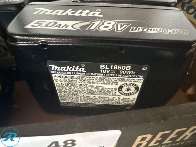 Makita DC18RD Dual Port Charger with (4) BL1850B 18V 5.0Ah Batteries - Roller Auctions