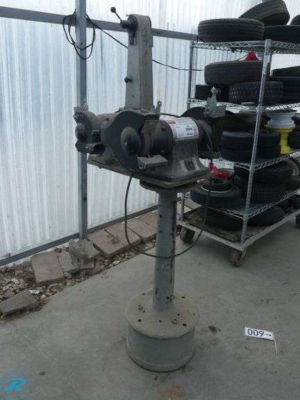 Dayton 4Z909C 8″ Bench Grinder and Jet BGS-6 Bench Sander/Grinder on Pedestal - Roller Auctions