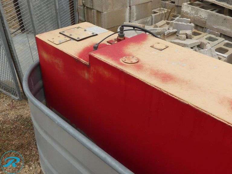 160-Gallon Fuel Storage Tank With Trough - Roller Auctions