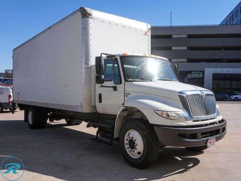 2014  International  DuraStar 4300  RWD  Box Truck 2014  International  DuraStar 4300  RWD  Box Truck - Roller Auctions