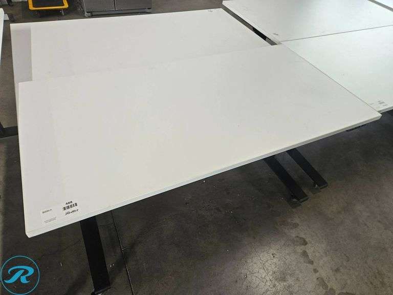 ESI Triumph LX60 Electric Height-Adjustable Desk with 24″ Undermount Power Strip, 60×30 Inches - Roller Auctions