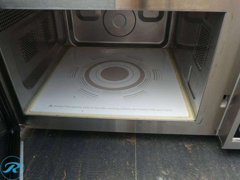 Vollrath MWA7025 Commercial Microwave - Roller Auctions