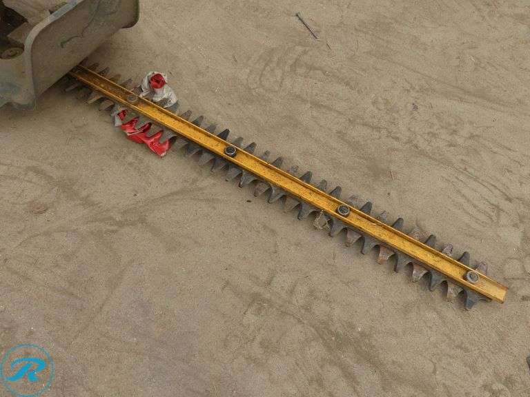 Ryobi HT26 Gas-Powered Hedge Trimmer - Roller Auctions