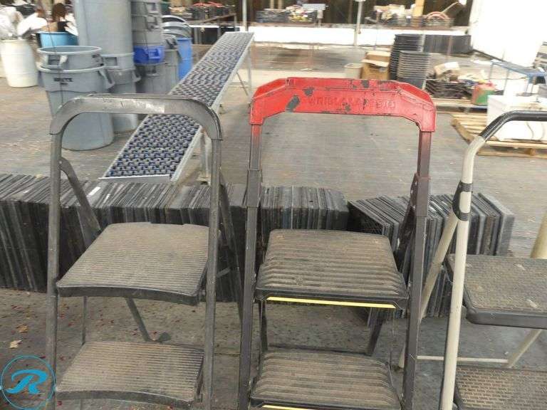 (4) Step Ladders - Roller Auctions