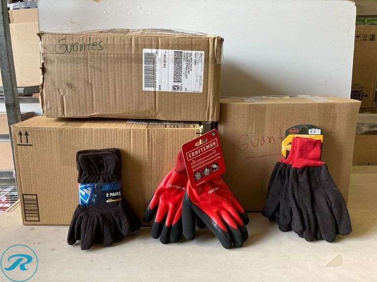 (142) New- Assorted lot of working gloves some are termal for cold weather (Total of approx 142 items) - Roller Auctions