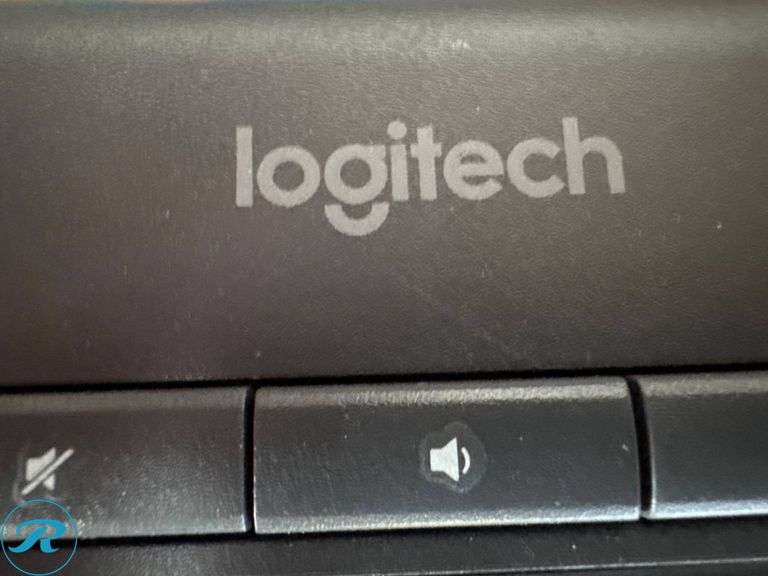 Logitech K400+ and (3) K380 Wireless Multi-Device Keyboards - Roller Auctions