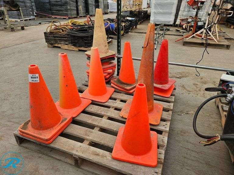 Pallet of Traffic Safety Cones - Roller Auctions