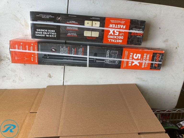 (2) New- (1) CAMO Drive Collated Stand-up Deck Fastening Handheld drill guide (1) CAMO #7 x 2-3/8-in Wood to wood Deck Screws ( 1000 -Per Box ) (Total of 2 items) - Roller Auctions