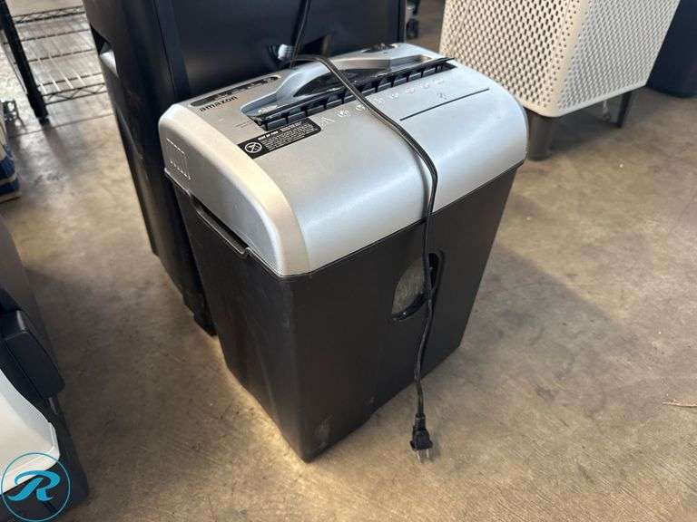 (2) Amazon Basics Paper Shredders with AC 120V/60Hz Voltage - Roller Auctions