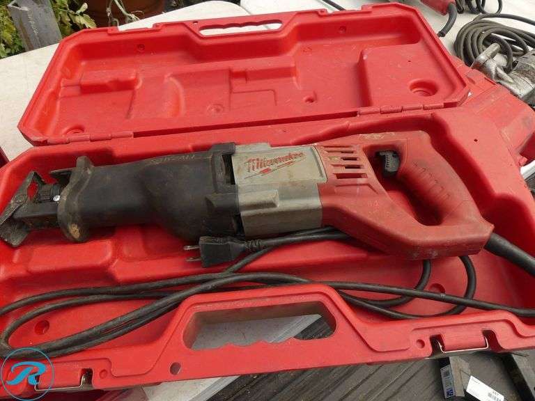 (2) Milwaukee Sawzalls (1-Inoperable) - Roller Auctions
