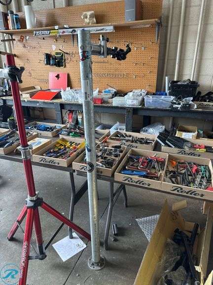 Park Tool 106-3D Bicycle Repair Stand (Bolted to Floor)