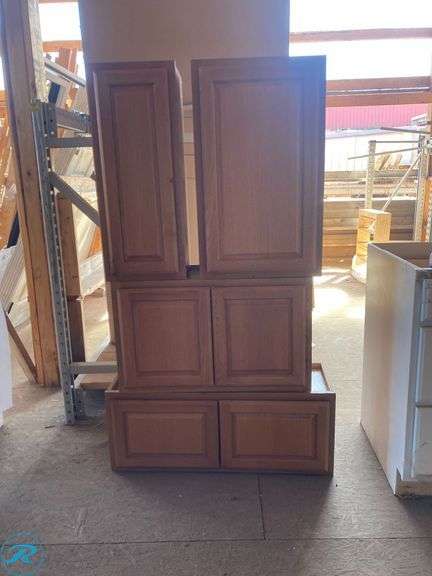 (4) Bundle of 4 wall cabinets (kitchen or garage) (1) double door wall 36" x 14" x 12" (1) Double door 30' x 18" x 12" (1) Single Door wall 18" x 30" x 12 (1) Single Door 12" x 30" x 12" (some minor scratches and damage see photos)
