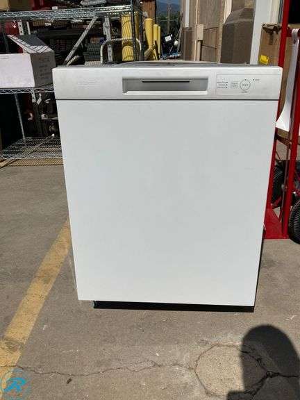 (1) New Out of Box- Hotpoint 24-in Front Control Built-in Dishwasher ( White ) , 60-Decibel Standard Sound Level (some minor scratches see photos) - Roller Auctions