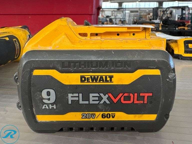 DeWalt DCB609 FlexVolt 9Ah 20V/60V Lithium-Ion Battery Pack