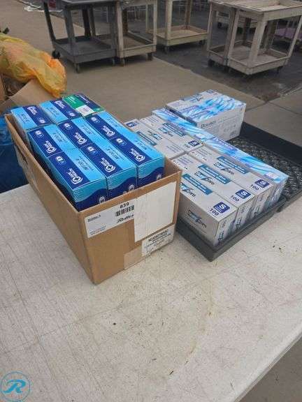 (2) Trays of Synthetic Disposable Gloves, Size Small - Roller Auctions