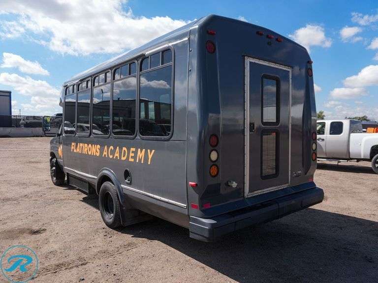 2011  Ford  E450  Super Duty Aerotech  RWD  14-Passenger Shuttle Bus - Roller Auctions