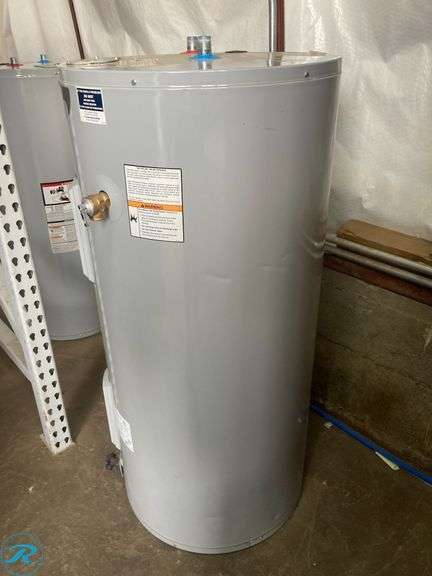 (1) New- A.O. Smith Signature 100 50-Gallons Short 6-year Warranty 4500-Watt Double Element Electric Water Heater (has some minor dents and scratches see photos) - Roller Auctions