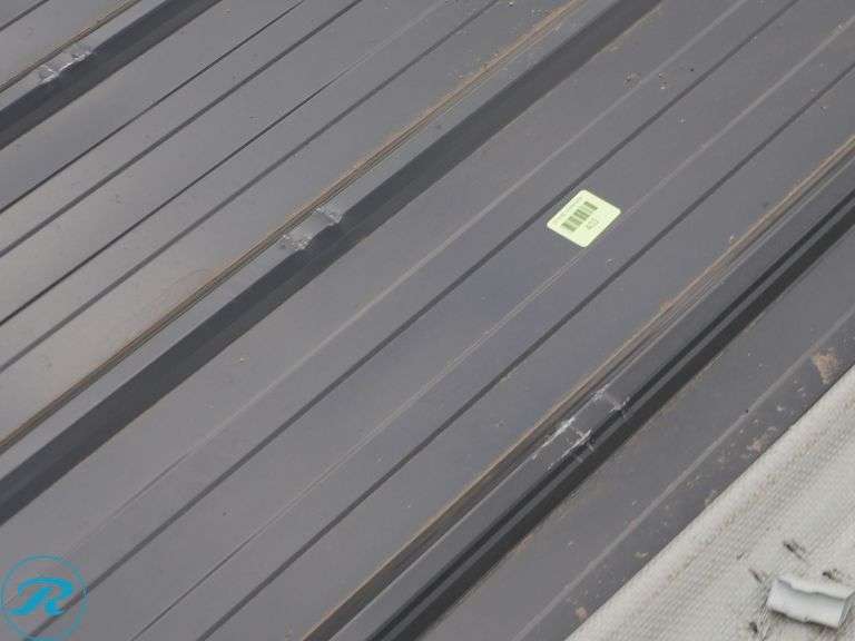 (100) New Sheets SKLP SKL100 Galvalume Steel Siding/Roofing, 12' (Top Panel Damaged) - Roller Auctions