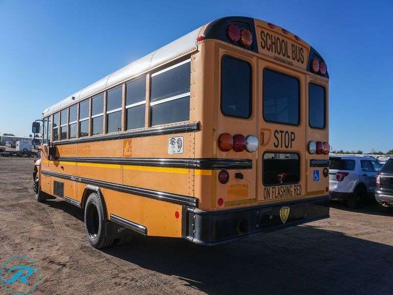 2011 International CE RWD 36-Passenger School Bus - Roller Auctions