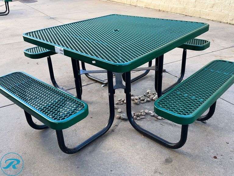 Metal Outdoor Patio Table, 46″ x 46″