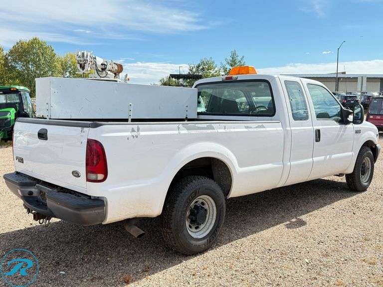2002  Ford  F250  Super Duty XL  RWD Super Cab   Pickup - Roller Auctions