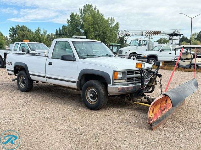 1997 Chevrolet Silverado 2500 Cheyenne 4WD Pickup - Roller Auctions