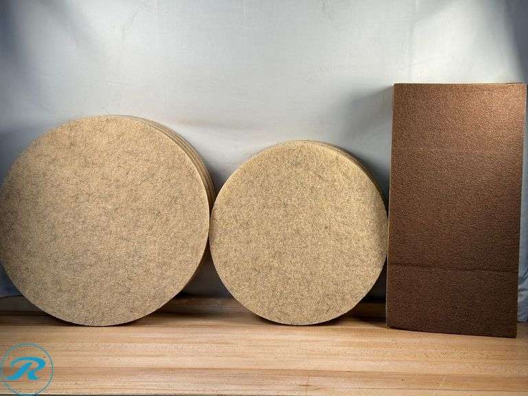 (5) Hogs Hair Pollishing Pad, Large- New; (5) Hogs Hair Polishing Pad, Medium- New; Scotch-Brite™ Clean & Shine Floor Pads, 28" x 14", Case Of 5 Pads- New - Roller Auctions