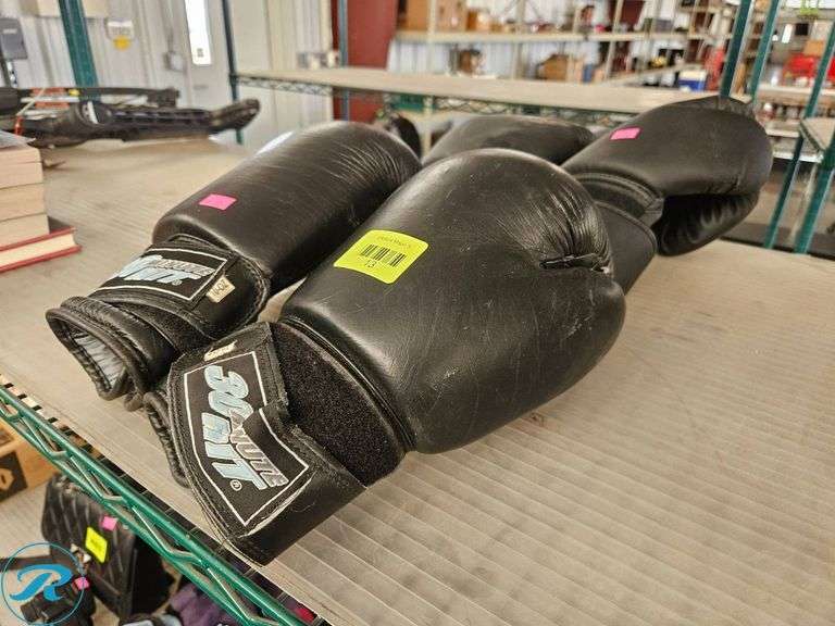 Two Pairs of Boxing Gloves: 30 Minute Hit and Starlight