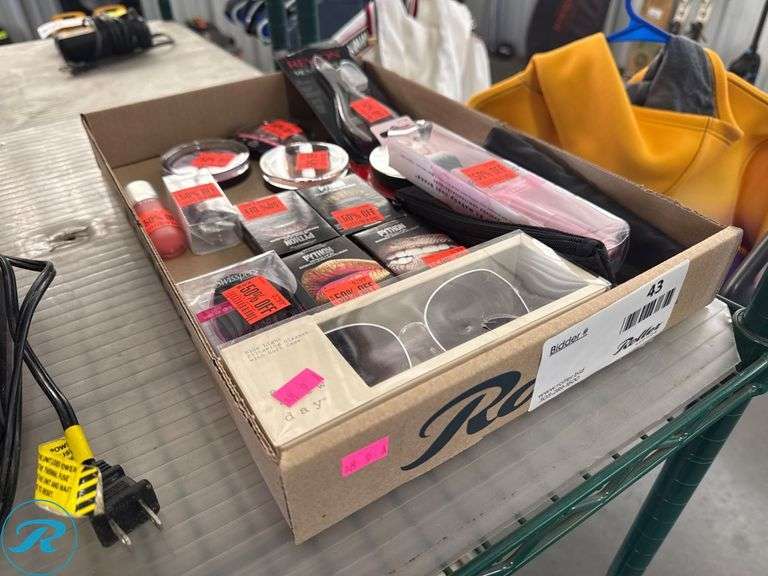 Tray of Assorted Cosmetics and Beauty Tools - Roller Auctions