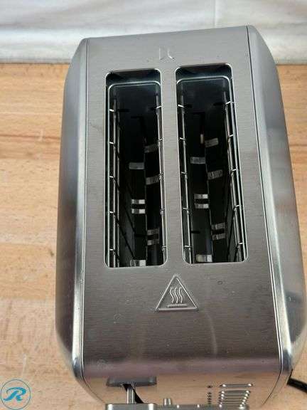 Dash: Multimaker Mini Maker system- Used; Cuisinart: Custom Select 2- Slice Toaster- Used - Roller Auctions