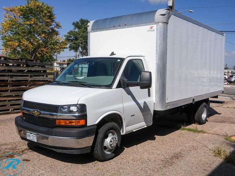 2020  Chevrolet  Express  3500  RWD  Box Truck