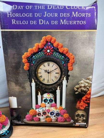 Day Of The Dead Clock - Like New/Clock Hands Fallen Off/Chipped - Roller Auctions