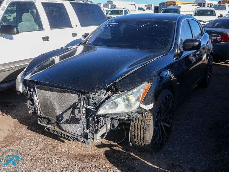 2012  Infiniti  M56  RWD - Roller Auctions