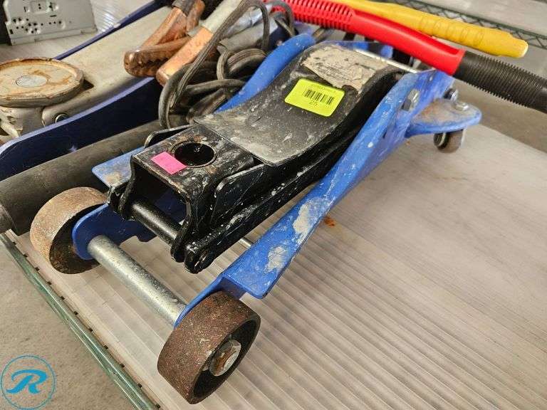 (2) Hydraulic Floor Jacks, Jumper Cables, and Snow Brushes - Roller Auctions
