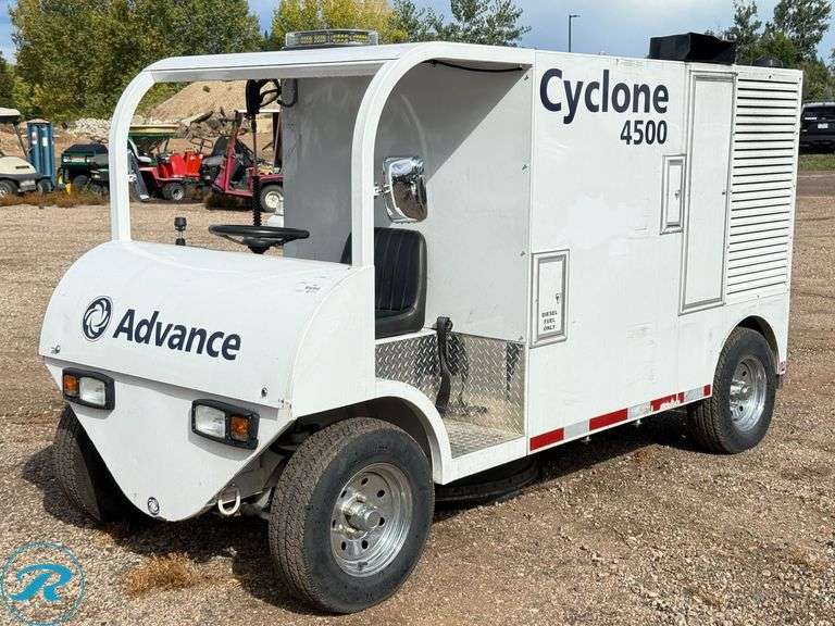 2011 Advance Cyclone 4500 4WS Ride-On Floor Scrubber/Pressure Washer