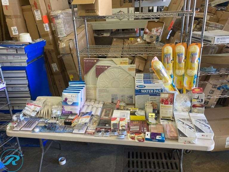 (80+) Assorted Home Accessories (vacuum bags, shelf brackets, swifer dusters, cabinet handles, humidifier filters bag filters) See Photos) - Roller Auctions