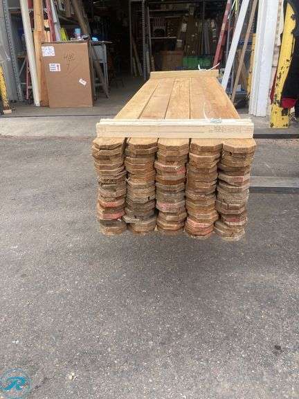 (100) Western Red Cedar Dog Ear Fence Pickets 5/8" x 3.5" x 5' - Roller Auctions