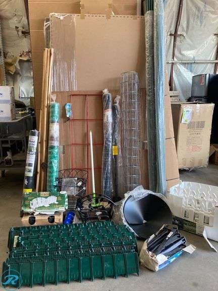 (150) New Assorted Garden Accessories See photos) - Roller Auctions