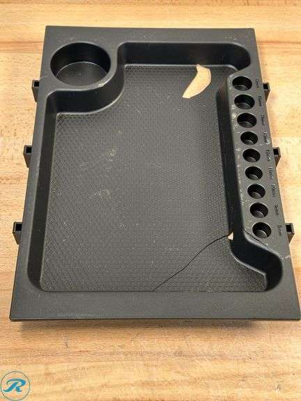 TrekTerra Rolling Garage Stool - Used - Has a large Crack - Roller Auctions
