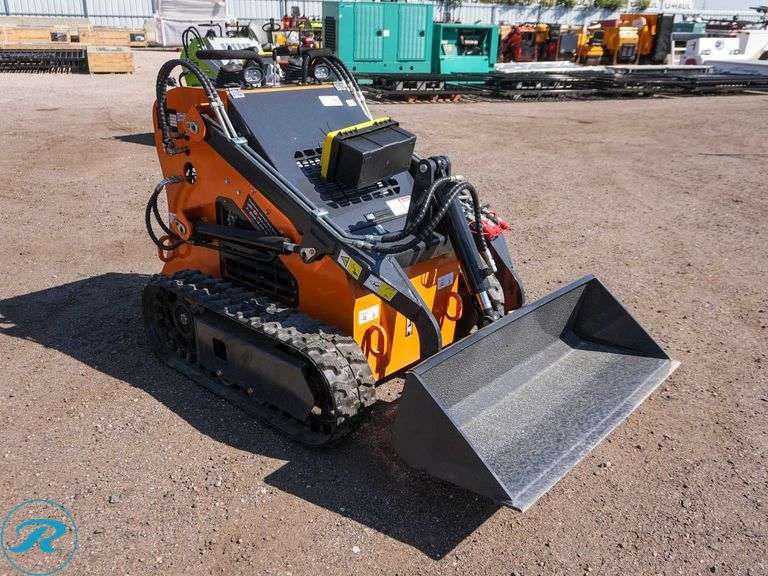 New Land Hero LDH-T460 Crawler Skid Steer Loader - Roller Auctions