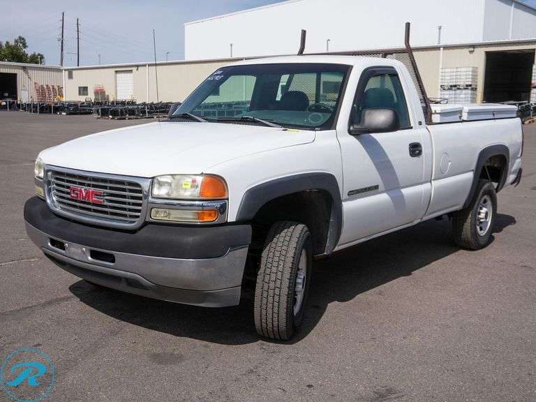 2001  GMC  Sierra  2500 HD SL  RWD  Pickup - Roller Auctions