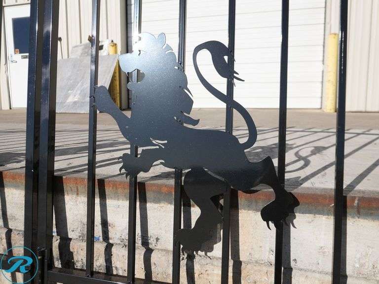 New I-Ranch IRIG 14' Bi-Parting Iron Gates, Lion Center Design - Roller Auctions