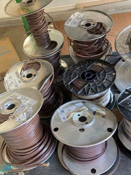 (34) New- Assorted cables for different uses: coax underground networks hons, speakers, lamps, circuit (34 rolls of different types of cable) - Roller Auctions