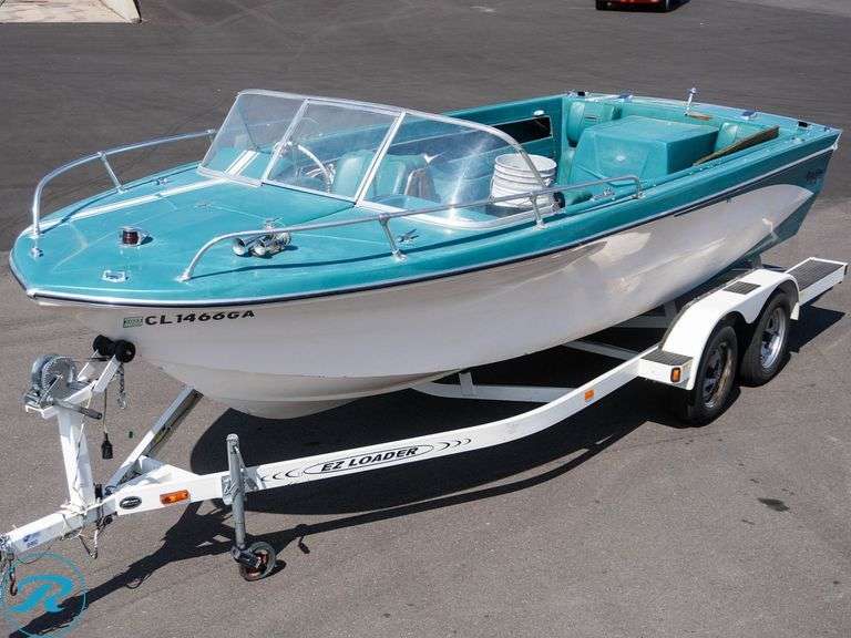 Gastron Boat, V8 Gas Engine, 8-Person or 1,800 Lb (Propeller Works Intermittently and Is Stuck In the Down Position)
