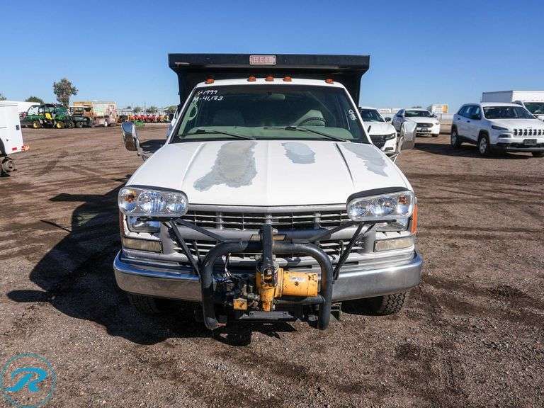 1999 Chevrolet Silverado 3500 4WD Landscape Dump Truck - Roller Auctions