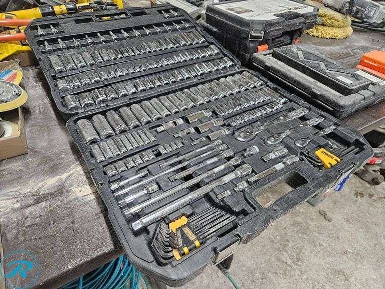 DeWalt Mechanics Tool Set with Case - Roller Auctions