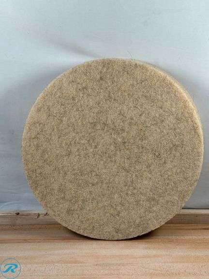 (5) Hogs Hair Pollishing Pad, Large- New; (5) Hogs Hair Polishing Pad, Medium- New; Scotch-Brite™ Clean & Shine Floor Pads, 28" x 14", Case Of 5 Pads- New - Roller Auctions
