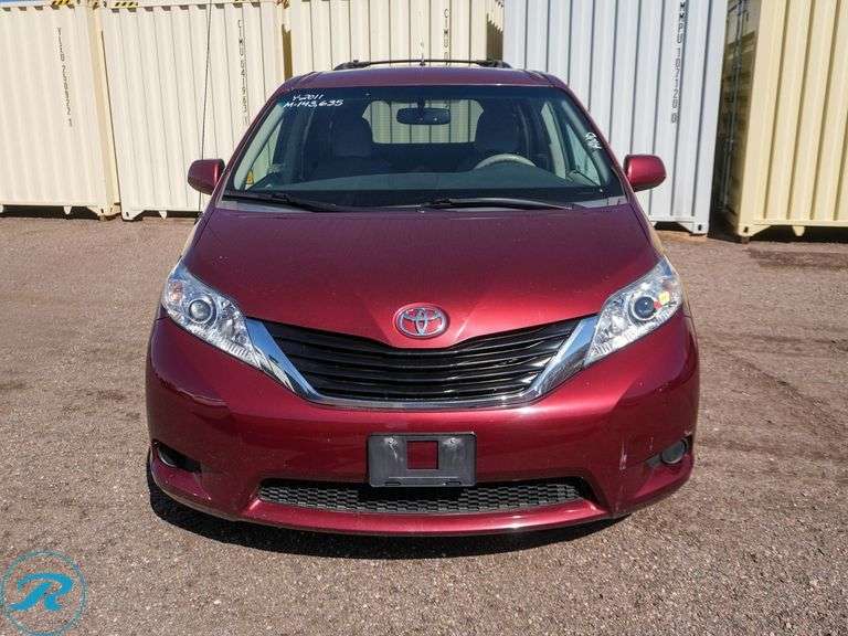 2011  Toyota  Sienna  AWD  Passenger Van - Roller Auctions